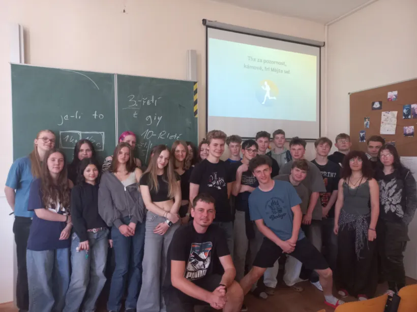 Běžící češtinář s kvartou