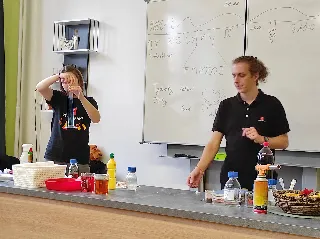 Hodiny moderní chemie