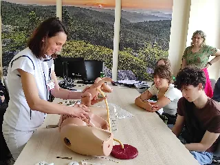 Ze školních lavic na porodní sál